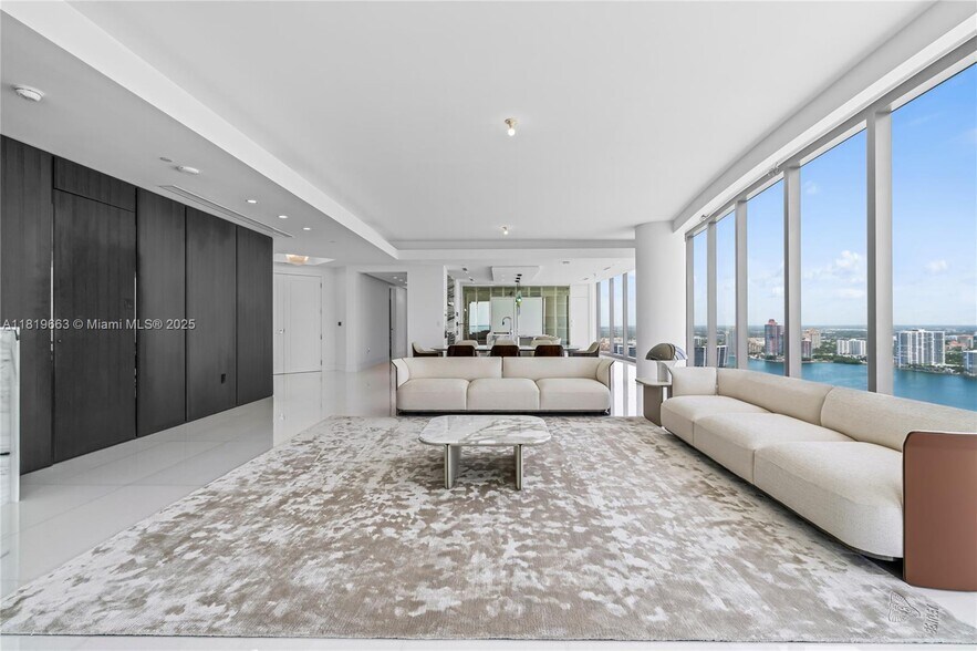 Building Photo - 17975 Collins Ave