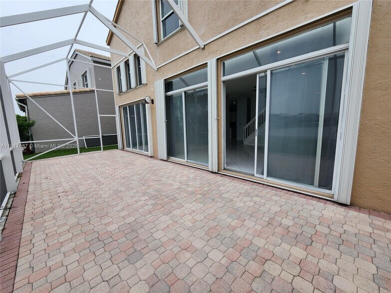 Building Photo - 15840 NW 16th Ct
