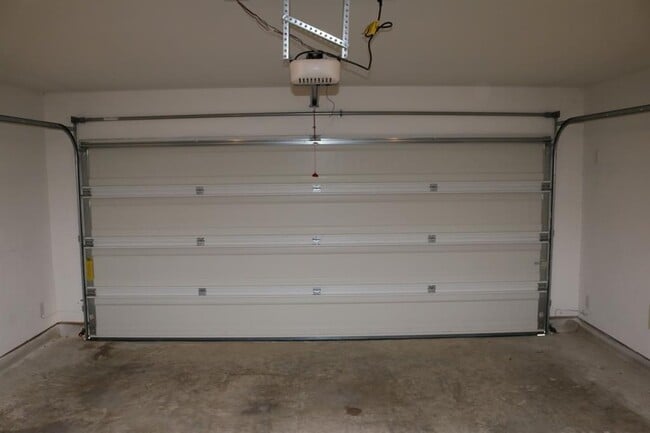 Building Photo - 24030 Steep Climb Dr