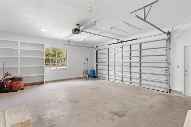 Building Photo - 6791 Veronica Ct