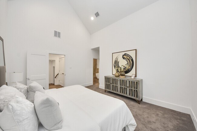 Building Photo - 7502 B Carver Rd