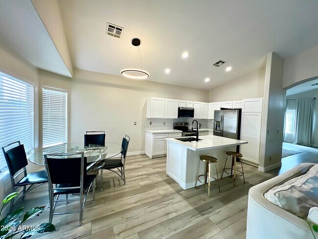 Building Photo - 7709 W Wood Ln