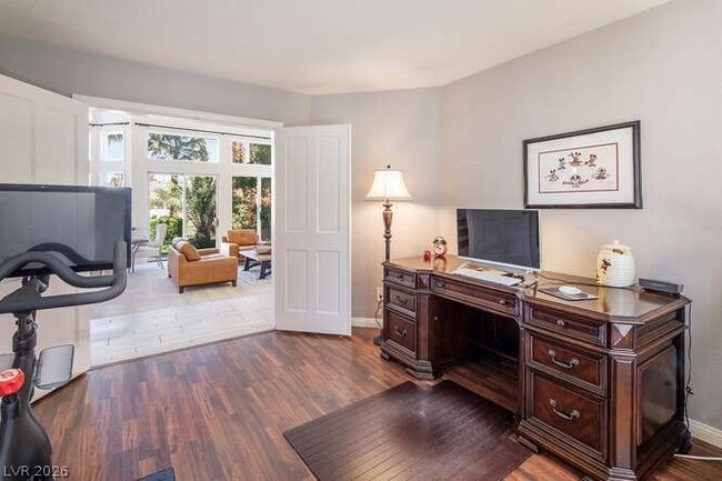 Building Photo - 8856 Rainbow Ridge Dr