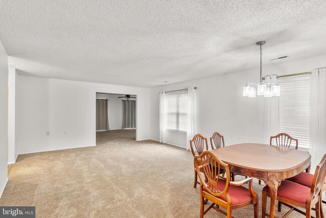 Building Photo - 6 Moneta Ct