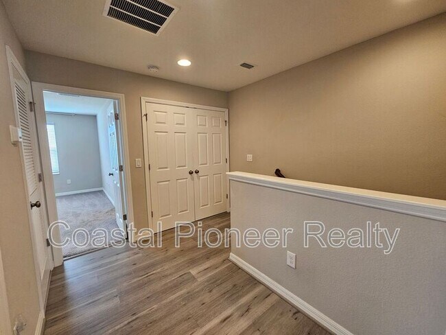Building Photo - 7115 Grand Elm Dr