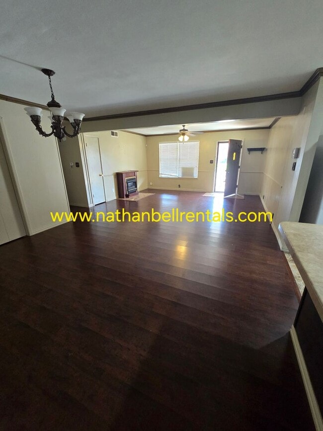 Building Photo - 3165 E Houston St