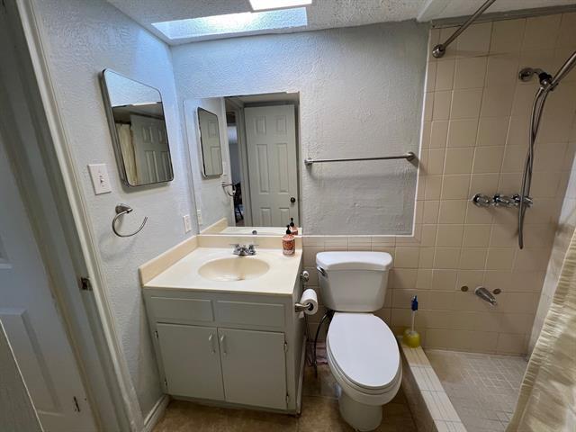 Building Photo - 5933 Harvest Hill Rd