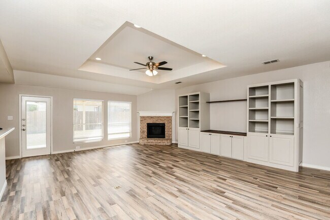 Building Photo - 7116 Cattle Dr