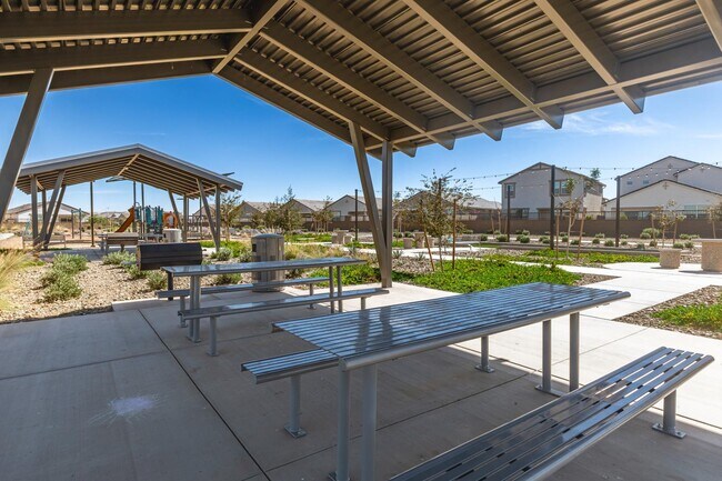 Building Photo - 1714 W Starfire Ave