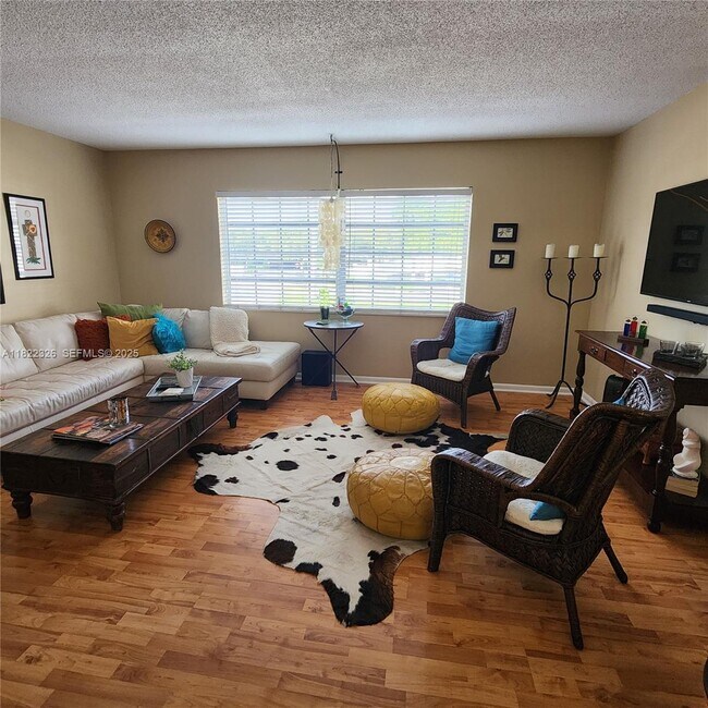 Building Photo - 2424 NE 9th St