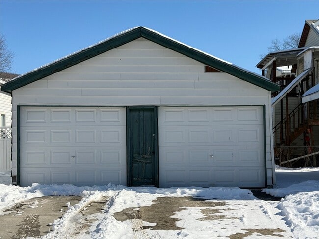 Building Photo - 35 W Hazel St