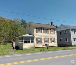 Building Photo - Country Living
