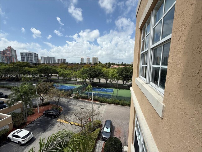 Building Photo - 19701 E Country Club Dr