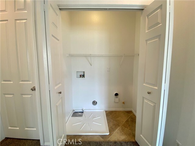 Building Photo - 2750 E Oak Hill Dr