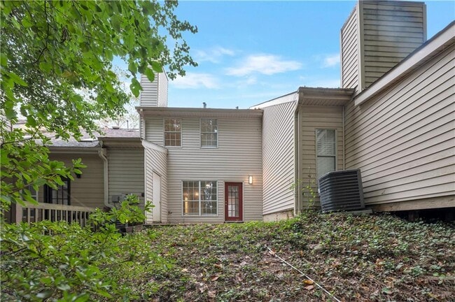 Building Photo - 2195 Fairways Ct