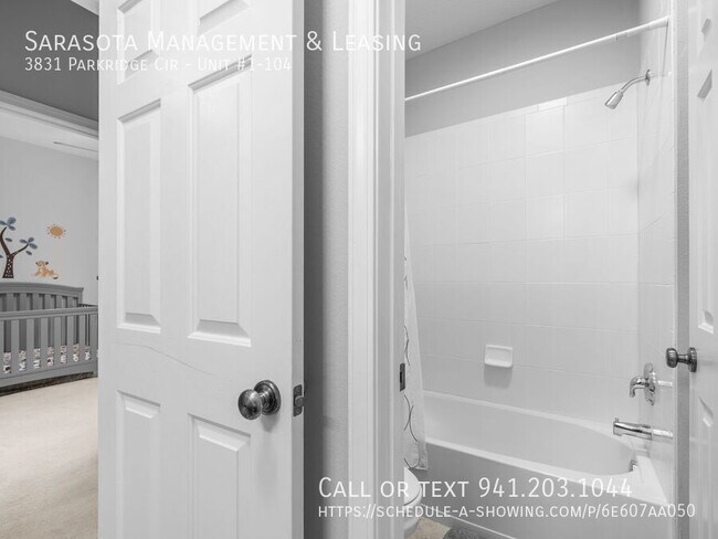 Building Photo - 3831 Parkridge Cir