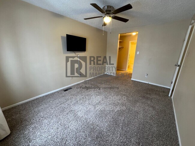 Building Photo - 118 Scotland Rd