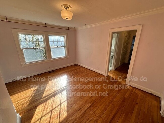 Building Photo - 207 W 51 Terrace