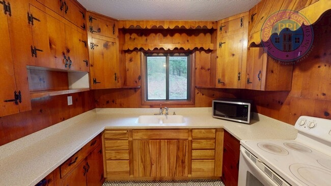 Building Photo - Enjoy Rural Living, Close To City & Freewa...