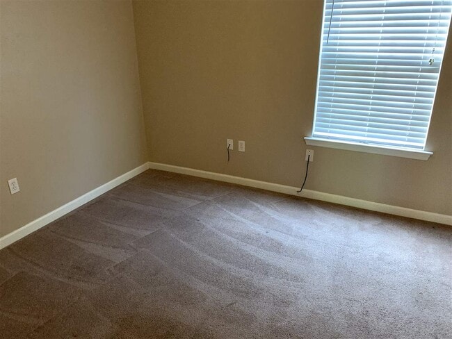 Building Photo - 2862 Waterbrook Way