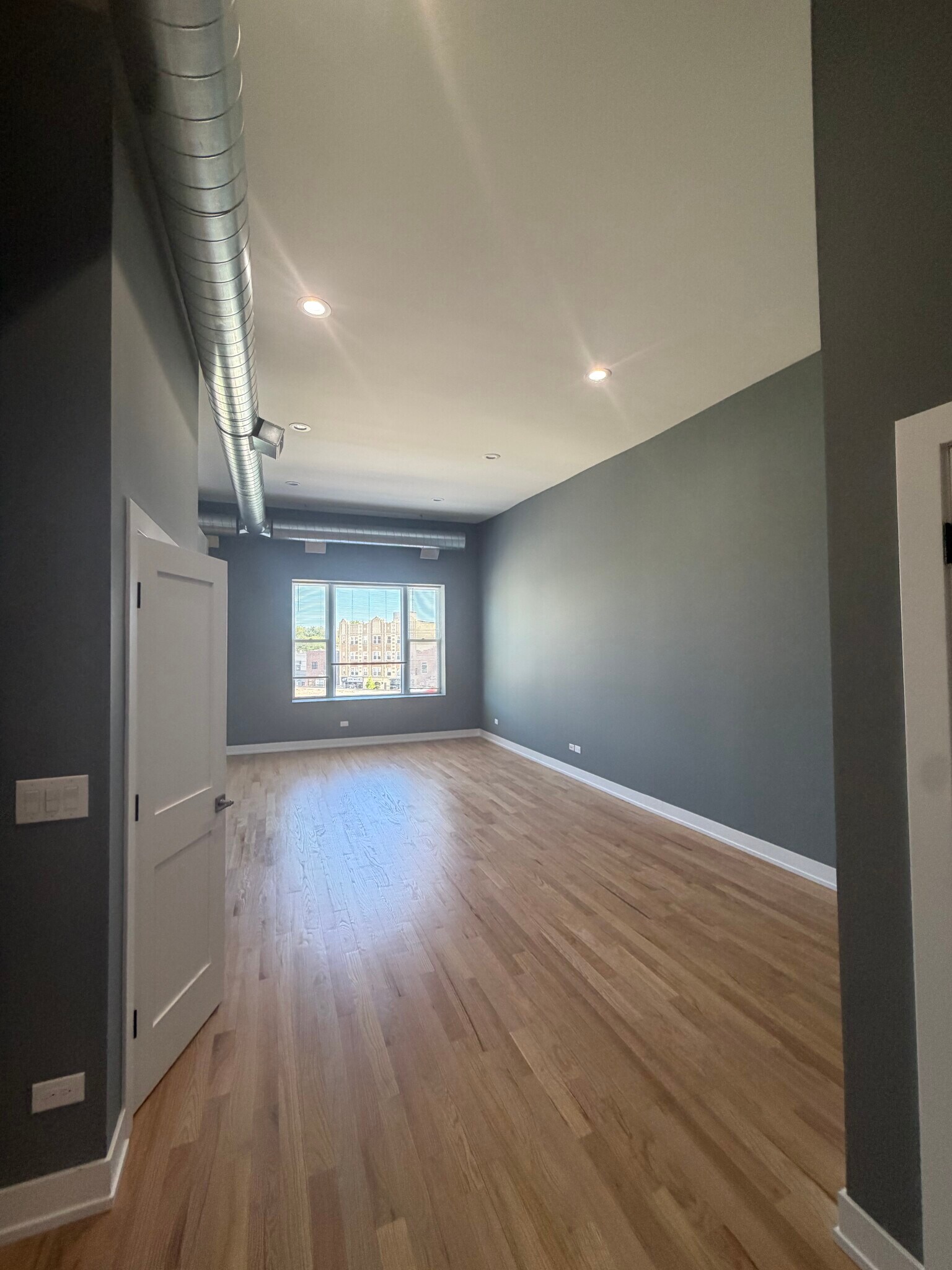 Building Photo - 2620 N Milwaukee Ave