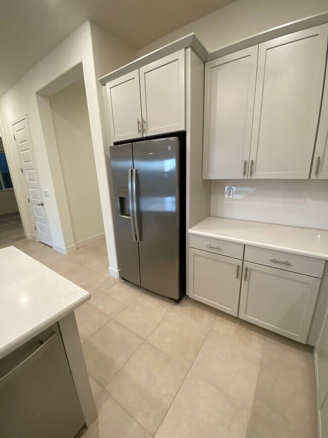 Building Photo - 4989 Gold Rush Dr