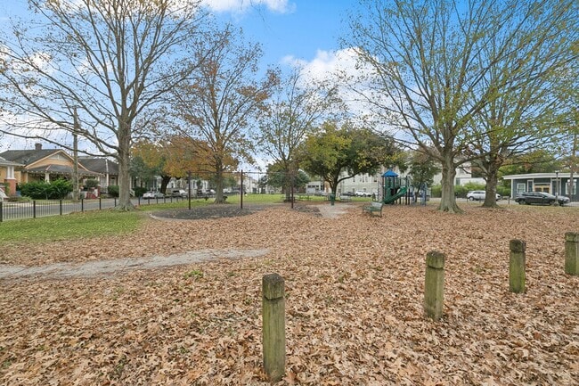 Building Photo - 416 Evelina St