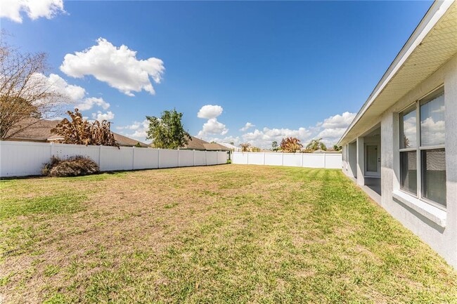 Building Photo - 233 Towhee Rd