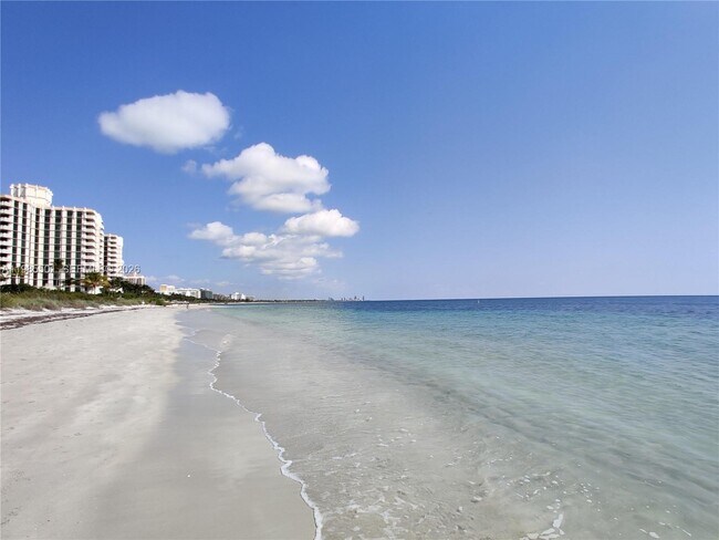 Building Photo - 1111 Crandon Blvd