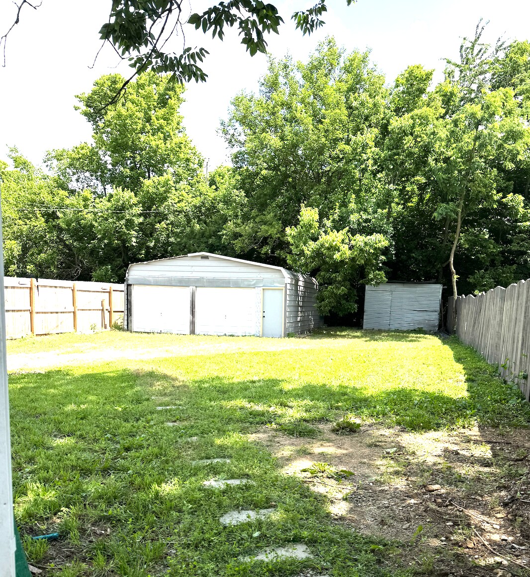 Building Photo - 1011 Highland Park Dr