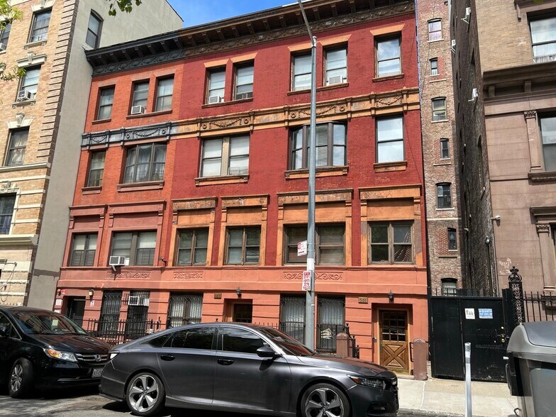 Building Photo - 553 W 148th St