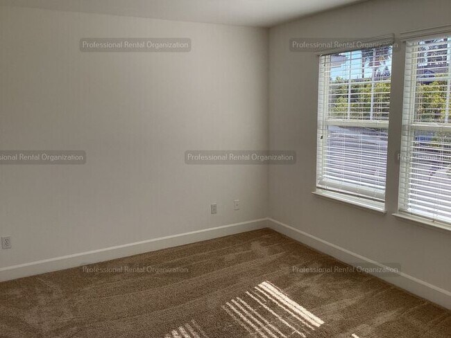 Building Photo - One of Napa's Finest Christopherson homes in great neighborhood