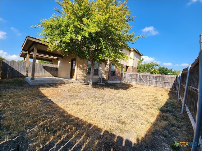 Building Photo - 1032 Brown Rock Dr