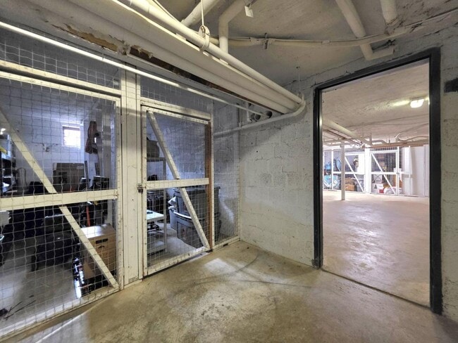 Building Photo - 6620 Boulevard View