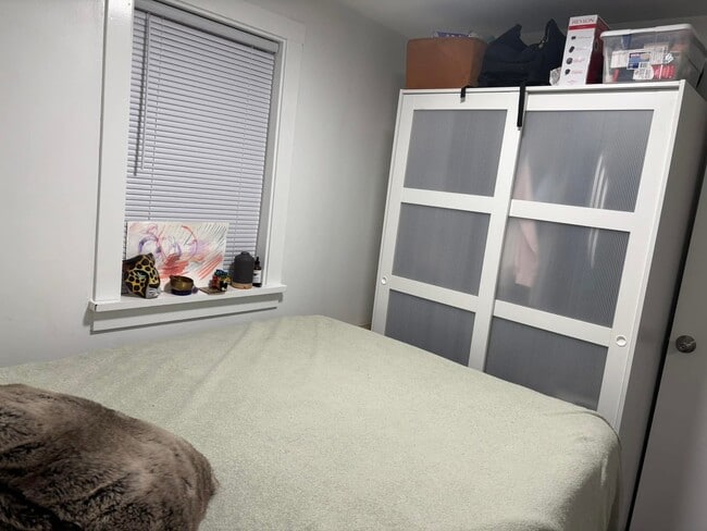 Building Photo - 3713 N Cicero Ave