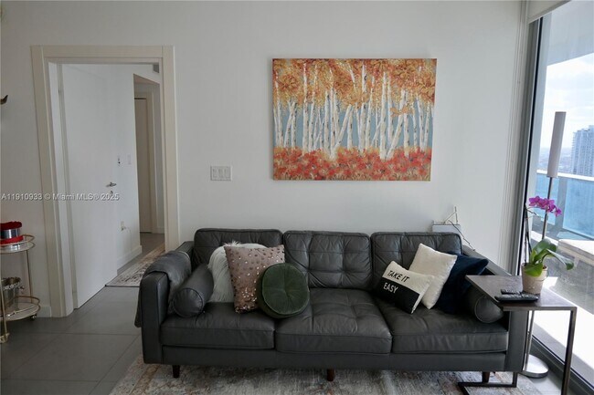 Building Photo - 200 Biscayne Blvd Way