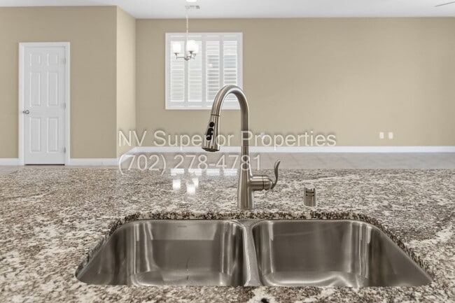 Building Photo - NW!! Pool!!! 5 Bedrooms!!! Bedroom & Bath Downstairs!!! Gated!!!! Covered Patio!!!