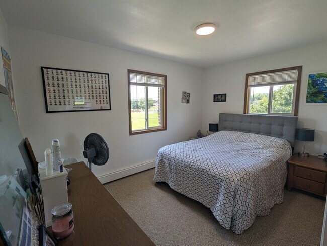 Building Photo - 298 Prairie View St