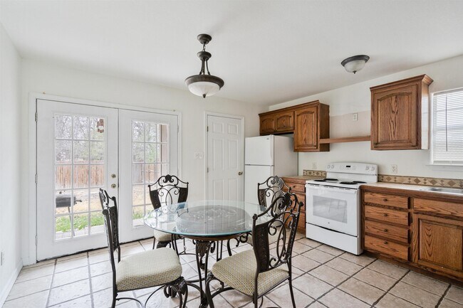 Building Photo - 104 Richard's Court