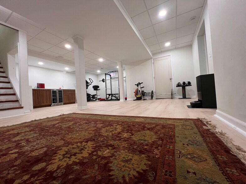 Building Photo - 18 Rustic Ldg W