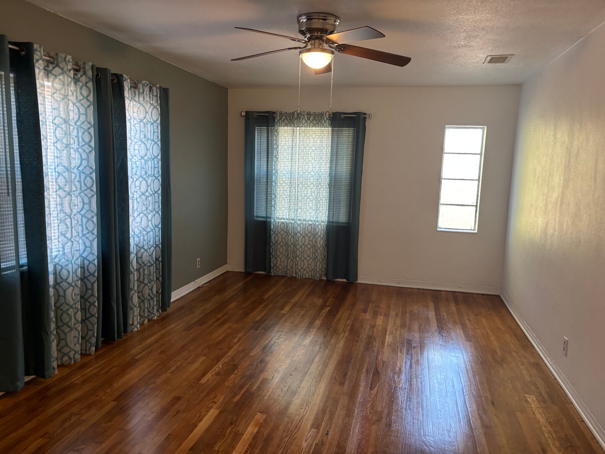 Building Photo - 2710 Green St