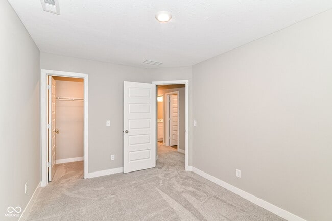 Building Photo - 6872 Sunstone Pl