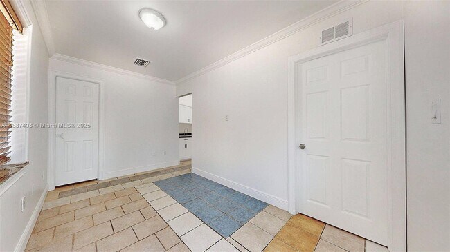 Building Photo - 433 NW 25th Ave