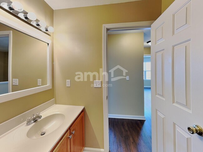 Building Photo - 1031 Buddleia Ct