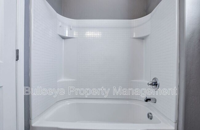 Building Photo - 304 N 78th Pl