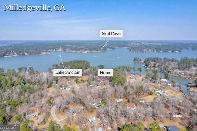 Building Photo - 106 Degrandis Ln NE