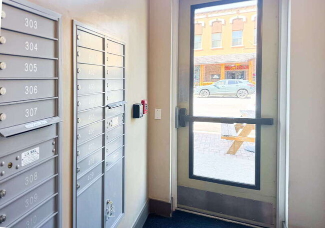 Building Photo - 1275 Washington Ave