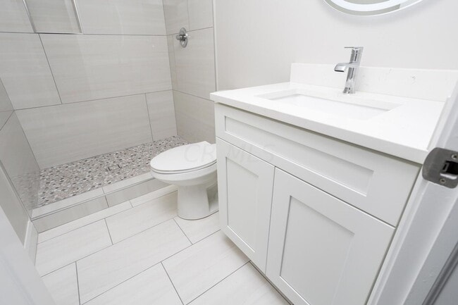 Building Photo - Townes of West Albany