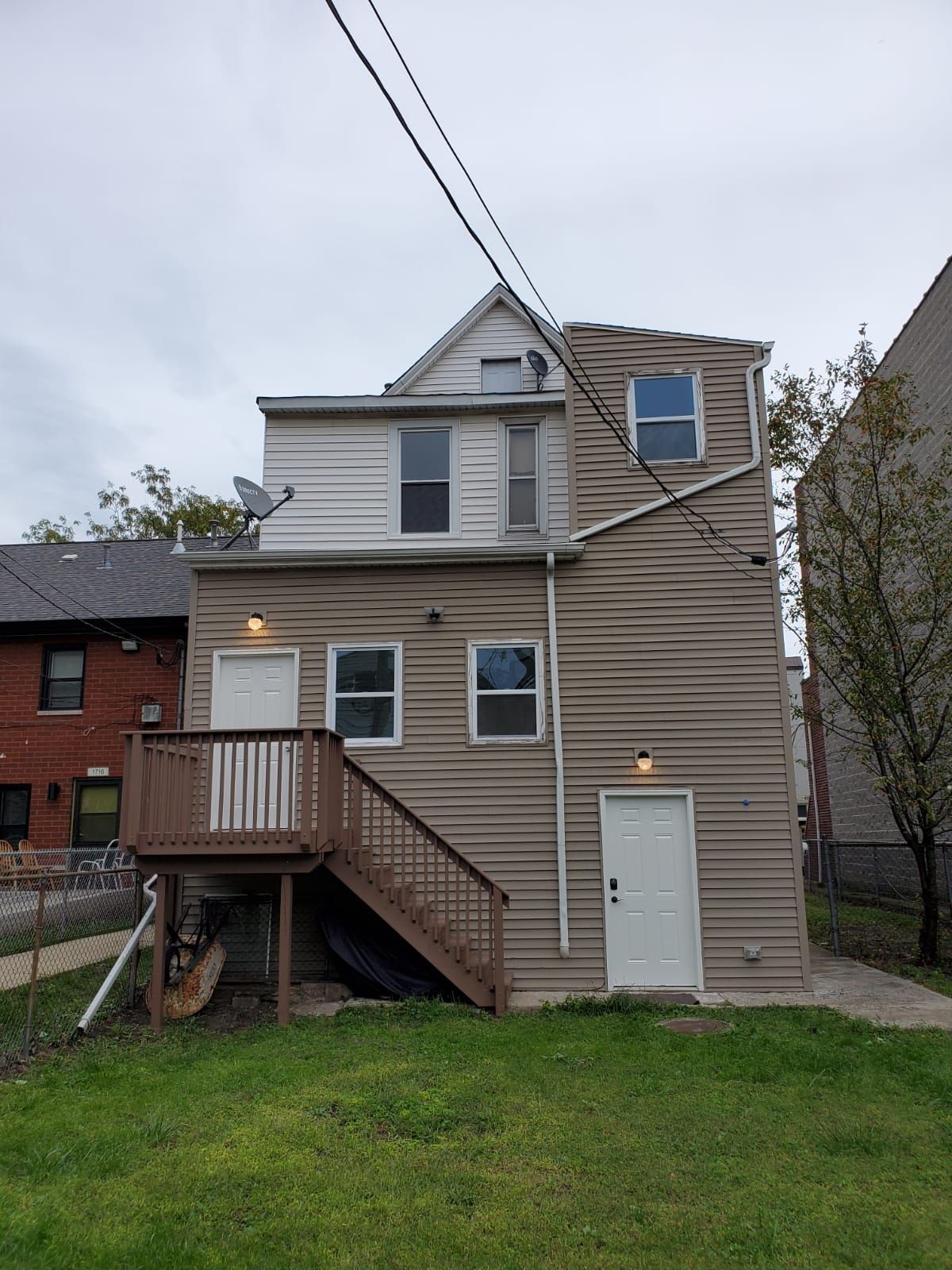 Building Photo - 1714 N Whipple St