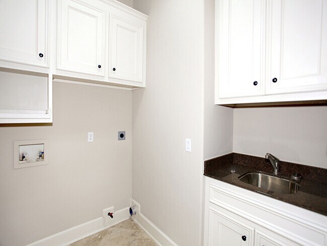 Building Photo - 15 Serenade Pines Pl